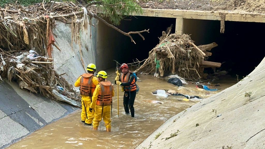 Inundaciones en Medellín: Continúa la búsqueda de dos habitantes de calle arrastrados por una creciente