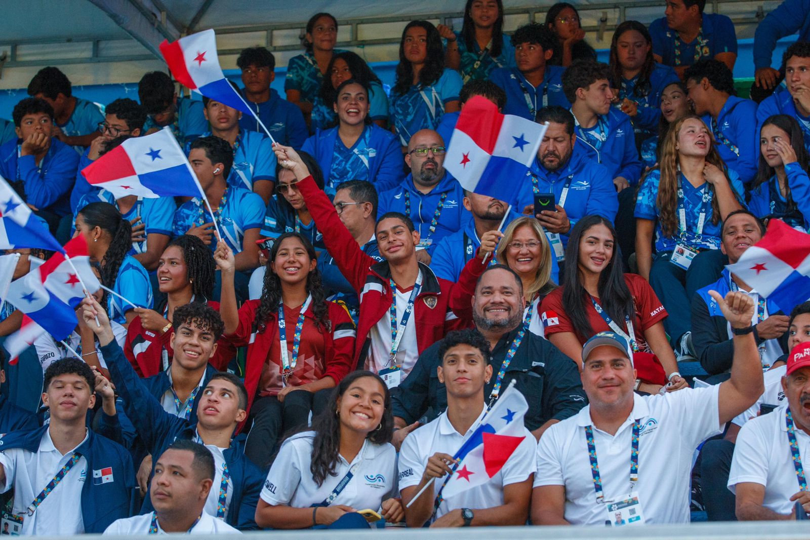 Más de 4.000 personas vibraron con el inicio de los Panamericanos Junior de Natación en Medellín
