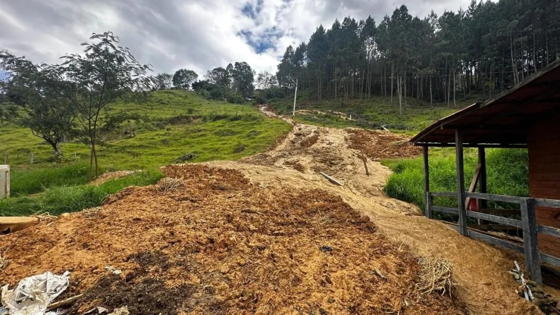 Riesgo latente en San Antonio de Prado: aumentaron a 82 las viviendas evacuadas por un deslizamiento