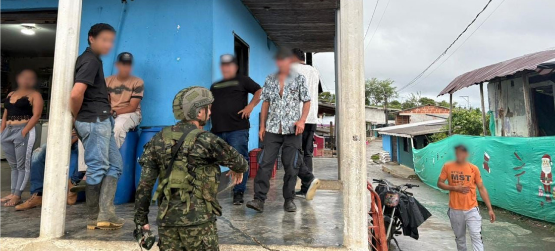 En medio de combates que dejan más de 200 desplazados, el Ejército retomó un corregimiento en Valdivia