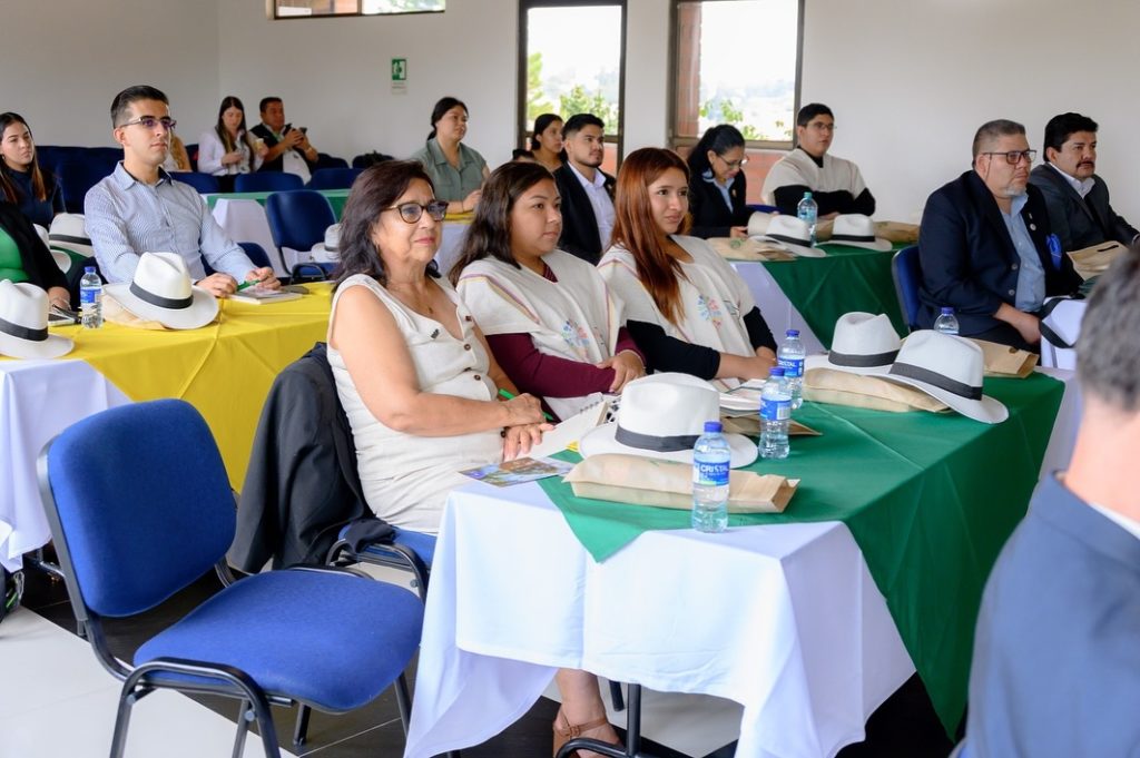 Guarne conectando con el mundoNuestro alcalde @maogrisalesg participo en el XXIII Foro Internacional de Desarrollo Sostenible en la Universidad Catolica de Oriente junto a delegaciones de Bolivia Cos 4