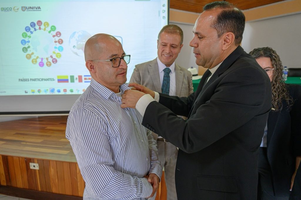 Guarne conectando con el mundoNuestro alcalde @maogrisalesg participo en el XXIII Foro Internacional de Desarrollo Sostenible en la Universidad Catolica de Oriente junto a delegaciones de Bolivia Cos 8