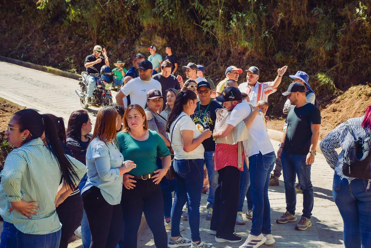Habitantes de la zona rural de El Retiro ya pueden cruzar la quebrada El Tigre sin riesgo