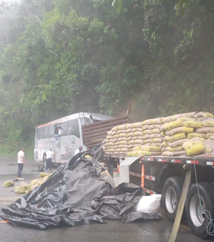 Tragedia en San Luis: al menos 16 heridos y una persona fallecida dejó un accidente de tránsito