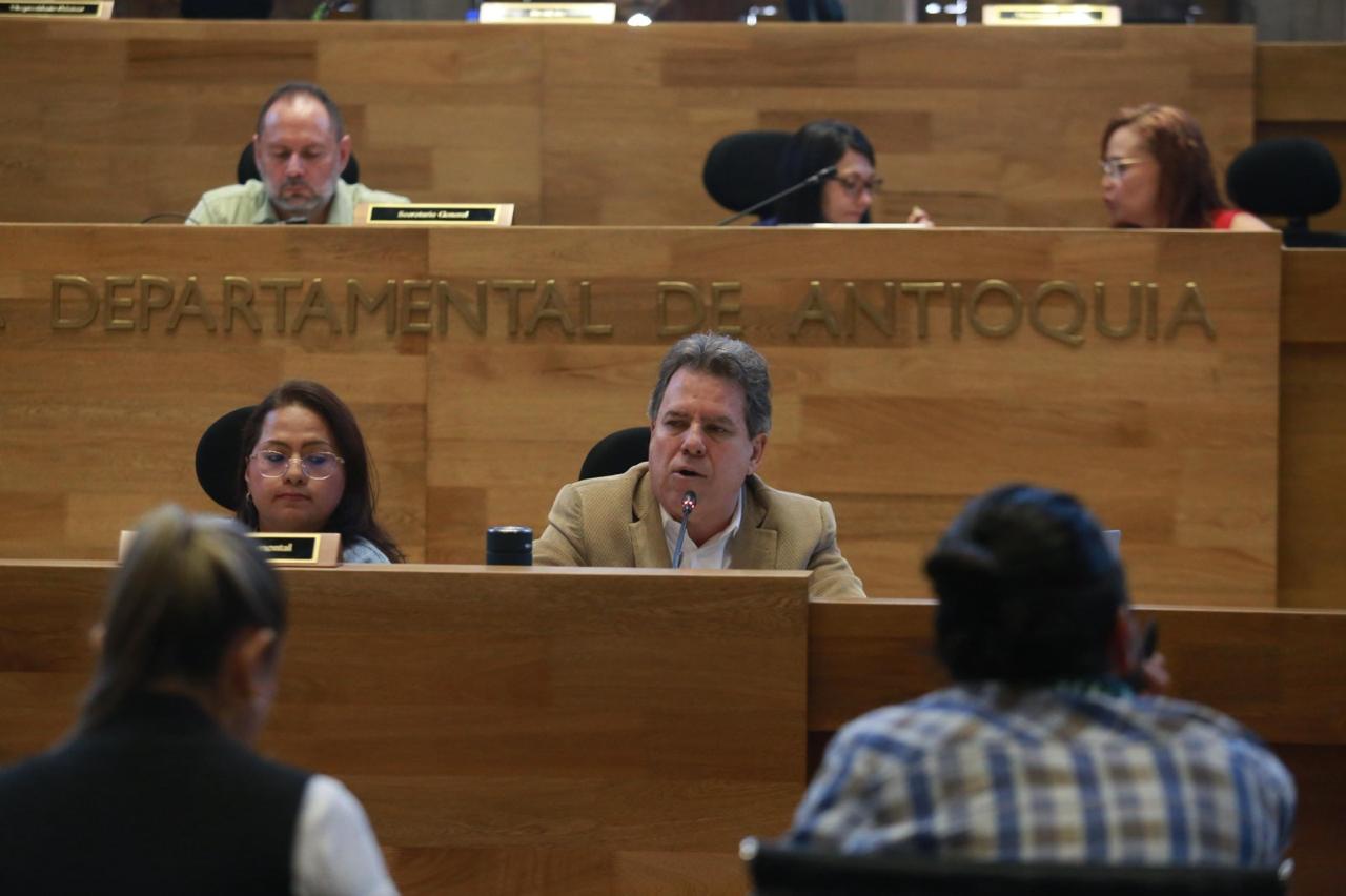 Escuela de Ecología y Desarrollo Territorial, recién creada en Antioquia, enfrentará la “triple crisis ambiental”