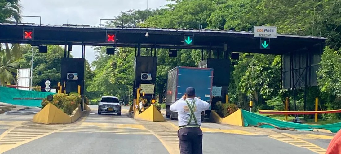 Peajes de El Santuario y Puerto Triunfo retoman operación normal tras acuerdos con manifestantes