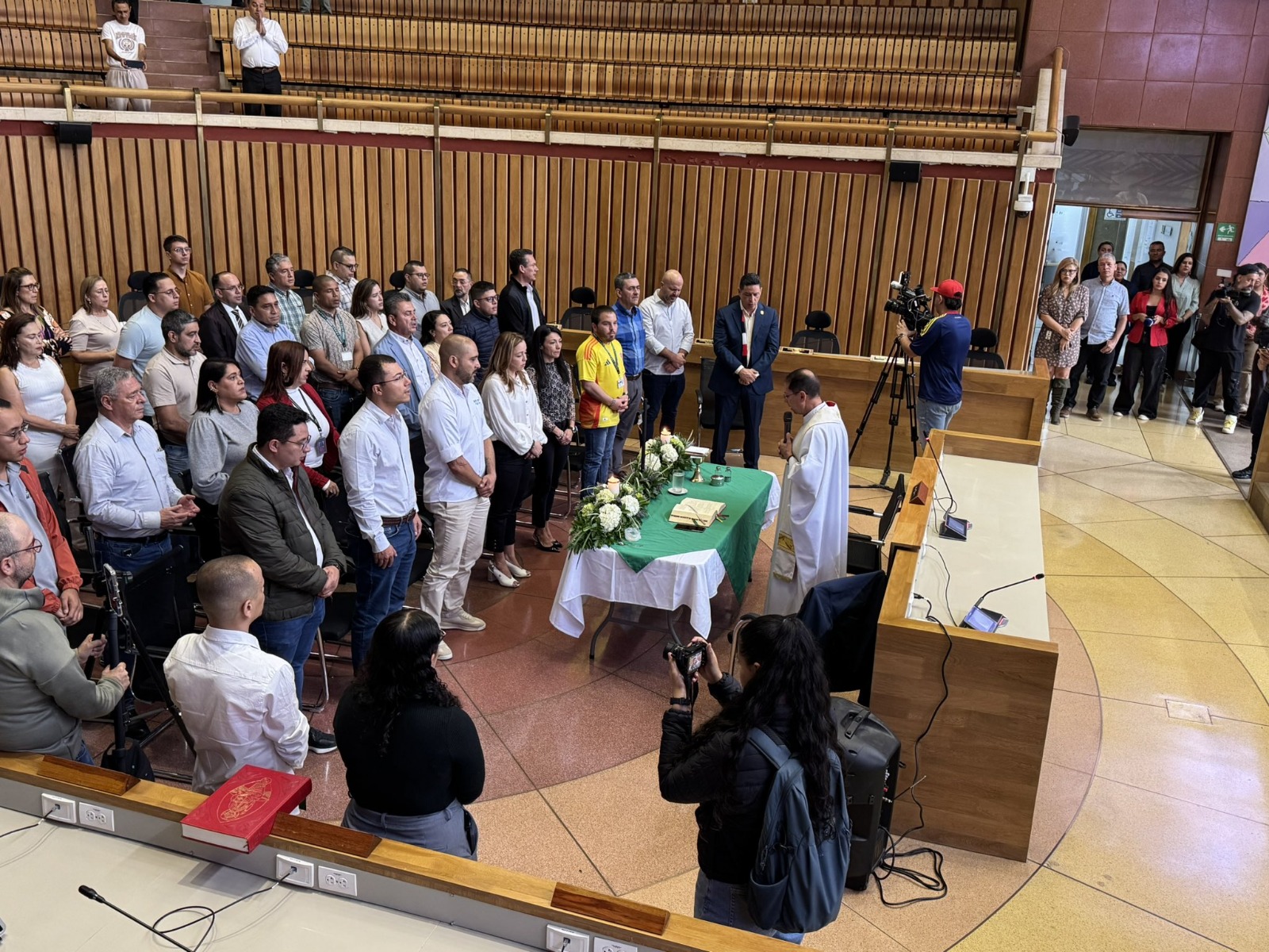 Asamblea de Antioquia y Concejo de Medellín suspendieron sesiones y anunciaron actos en honor a Miguel Uribe Turbay