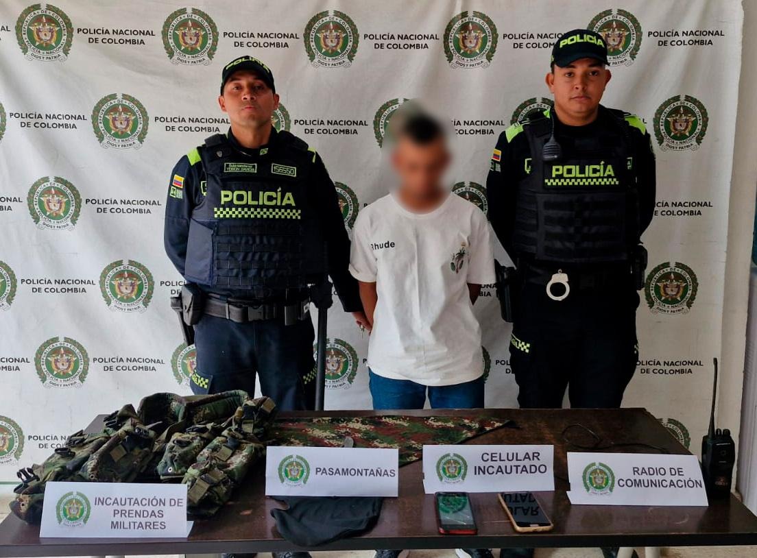 Capturaron a presunto integrante de La Sierra portando prendas militares y pasamontañas en Villa Hermosa