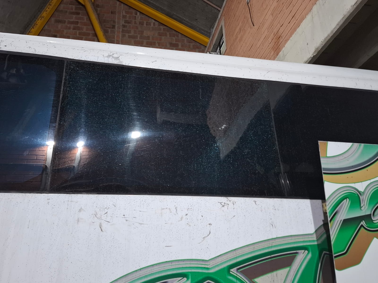 Capturaron a hombre que atacó con una piedra al bus de Millonarios FC en Medellín