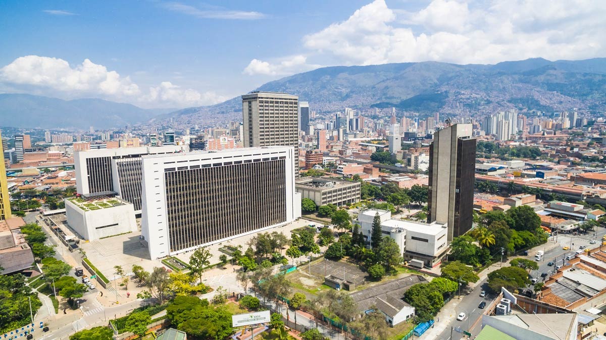 Destituyen e inhabilitan a funcionario de la Alcaldía de Medellín por acoso sexual contra una abogada