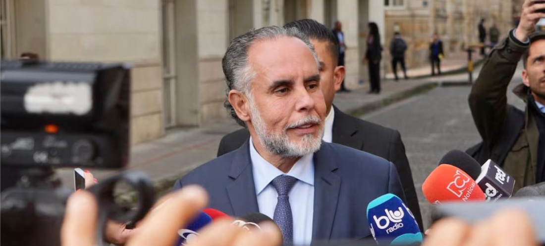 ¿Gobierno se echará para atrás con la consulta popular? Ministro Benedetti puso una condición 