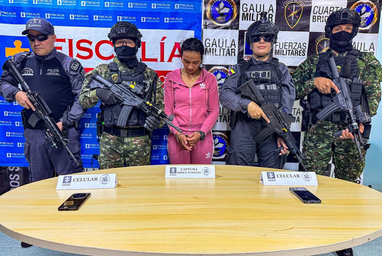 Capturaron a alias Sara en La Estrella: presunta cabecilla de las Disidencias y pareja de alias Ramiro, cabecilla del frente 18