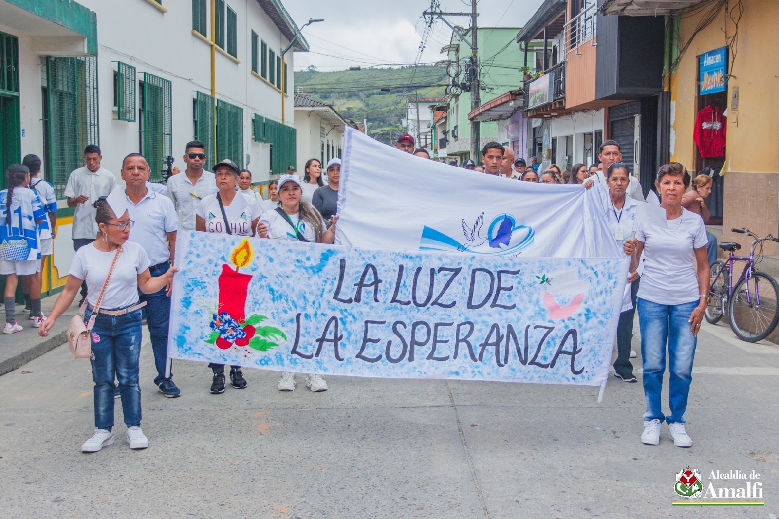 La comunidad de Amalfi marchó por la paz: por riesgos en seguridad, cancelaron las fiestas municipales