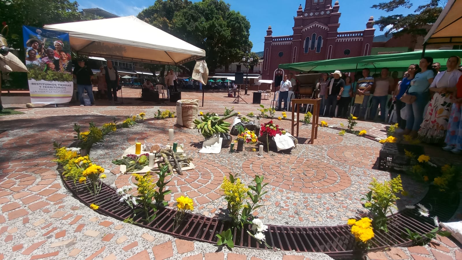 En San Carlos entregaron más de $3 000 millones en proyectos y predios a 62 familias víctimas del conflicto en Antioquia