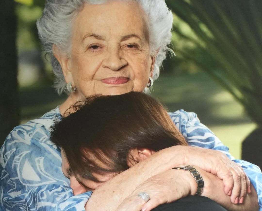 Juanes despidió a su madre con emotivo mensaje en redes sociales: “Fue sabia, generosa e irreverente”