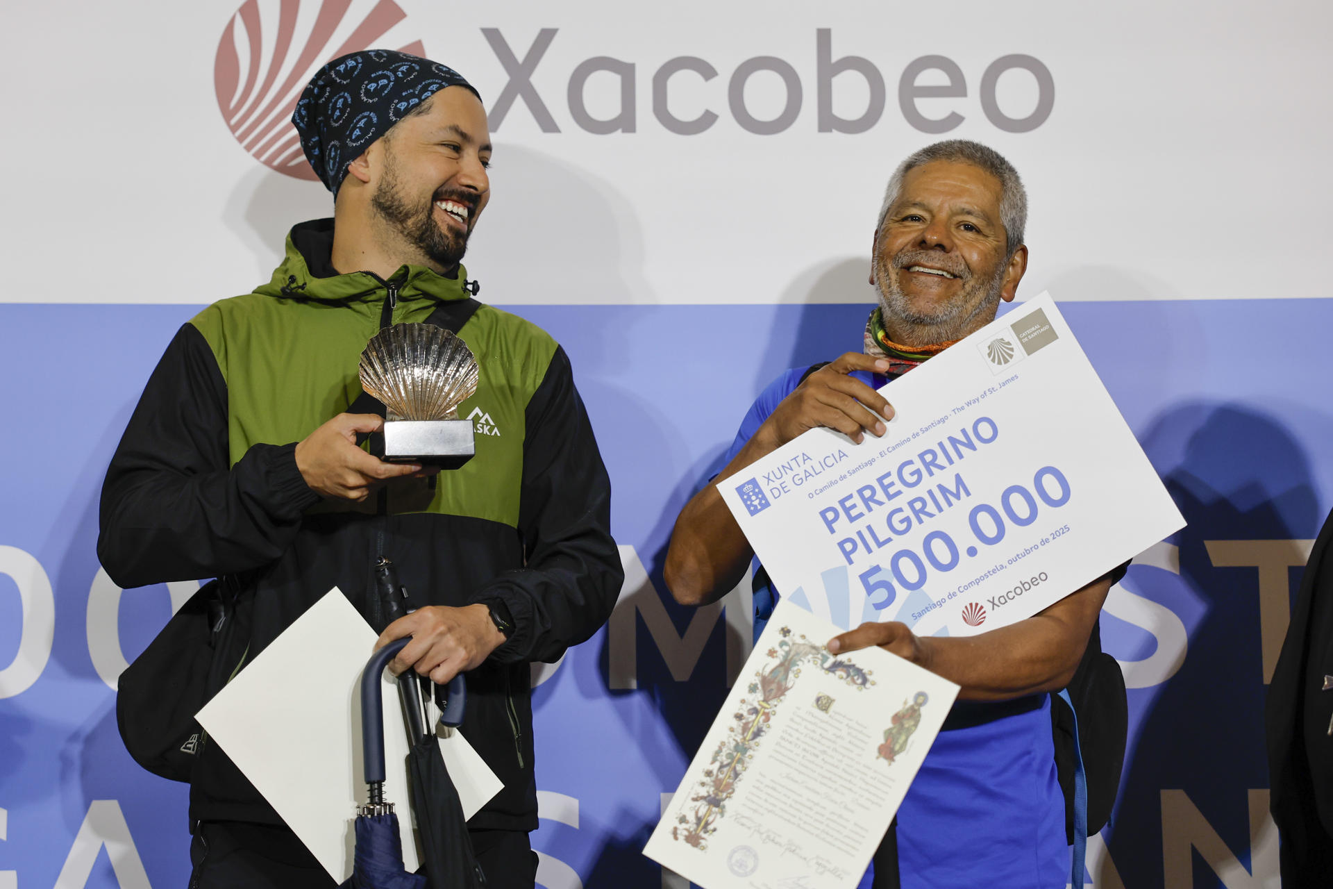Un colombiano de 70 años, el peregrino 500 000 del Camino de Santiago en 2025