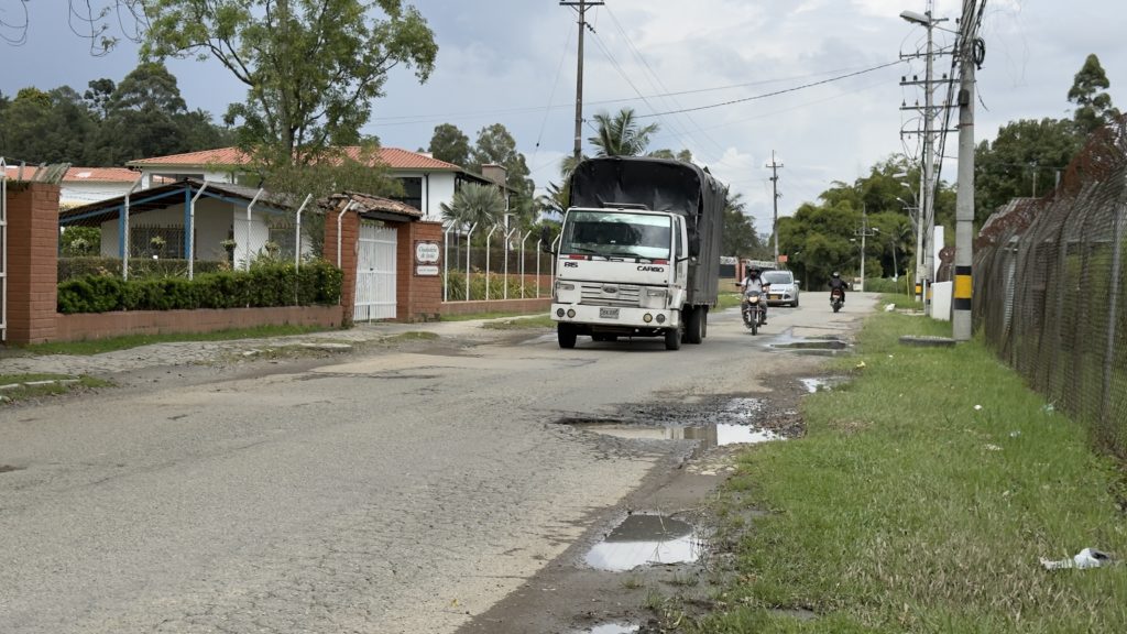 Gobernación y Alcaldía de La Ceja ultiman convenio para la segunda etapa de mantenimiento en la vía San Nicolás
