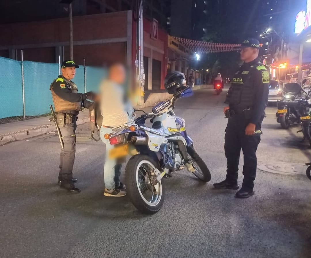 Policía atendió más de 720 llamadas por riñas y 1 400 por exceso de ruido durante el puente festivo en el Valle de Aburrá