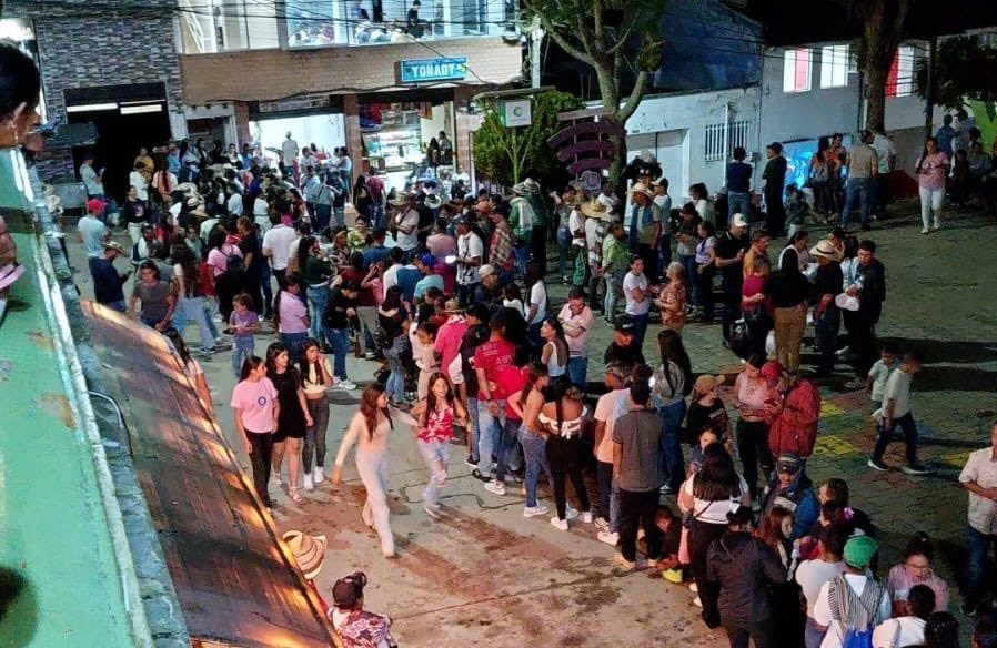 Crisis humanitaria en Antioquia: cerca de 2 300 desplazados en Briceño, Anorí y Valdivia por amenazas y combates entre ilegales