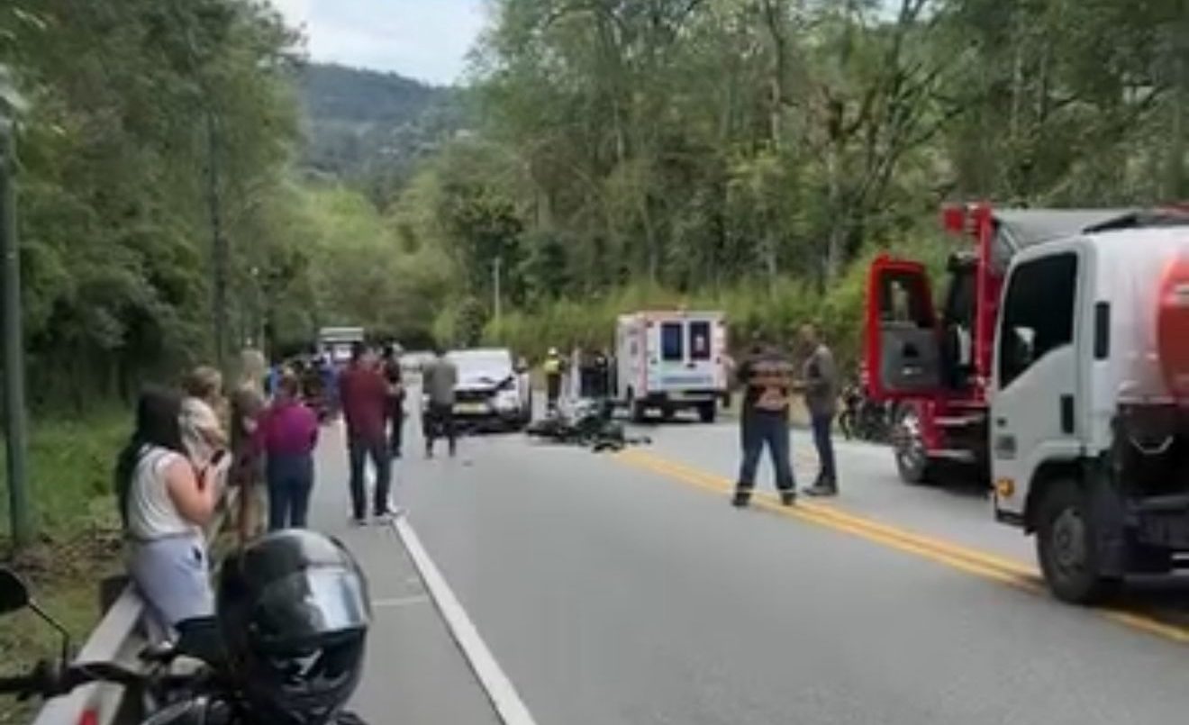 Accidente de tránsito en la vía El Retiro-Medellín deja dos personas fallecidas