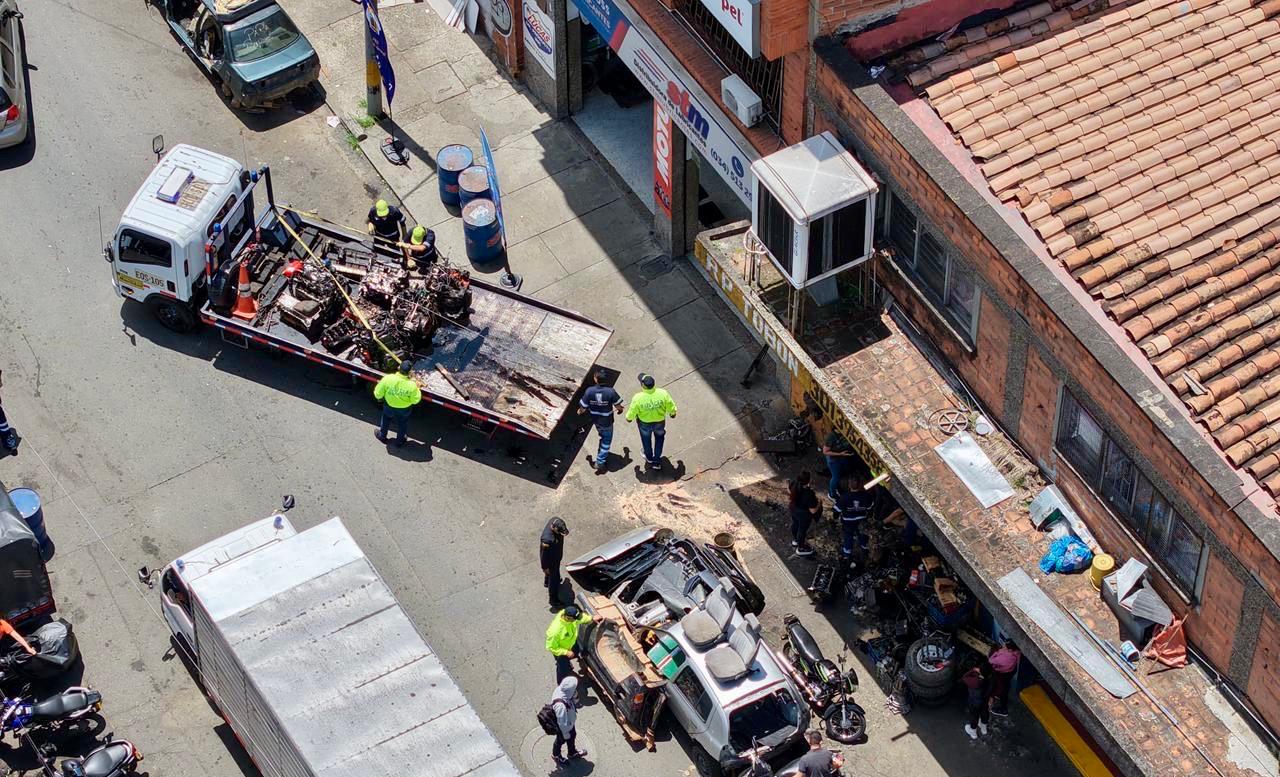 Autoridades incautaron 24 motores y capturaron a ocho personas por hurto y comercialización ilegal de autopartes en Barrio Triste