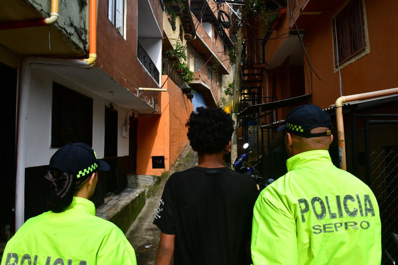 ¿Qué son las “Cortes”? Peligrosa tendencia viral de peleas entre bandas juveniles de las comunas de Medellín