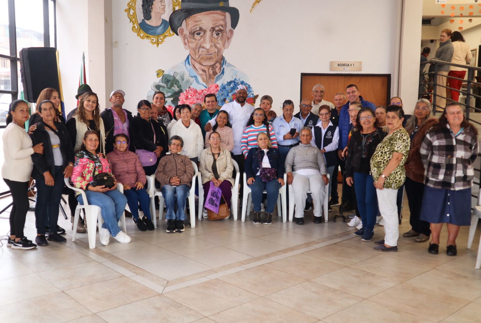 Adultos mayores de Marinilla recuperan su sonrisa gracias al programa gratuito de prótesis dentales