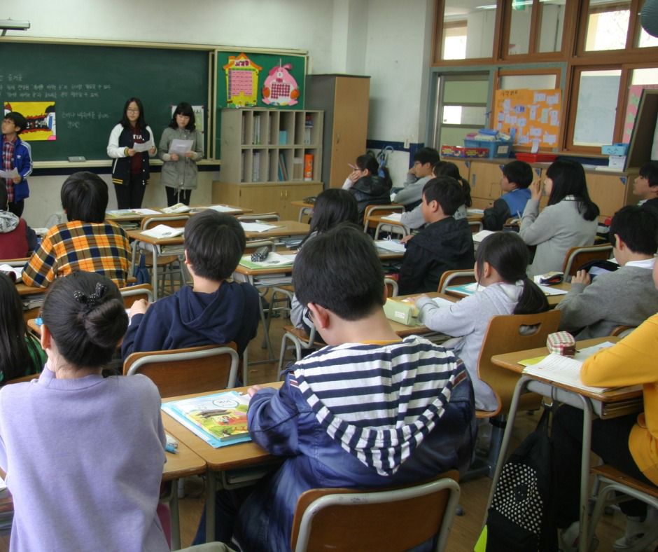 Instituciones educativas de Guatapé y El Carmen de Viboral estrenan sistema inteligente de alertas escolares