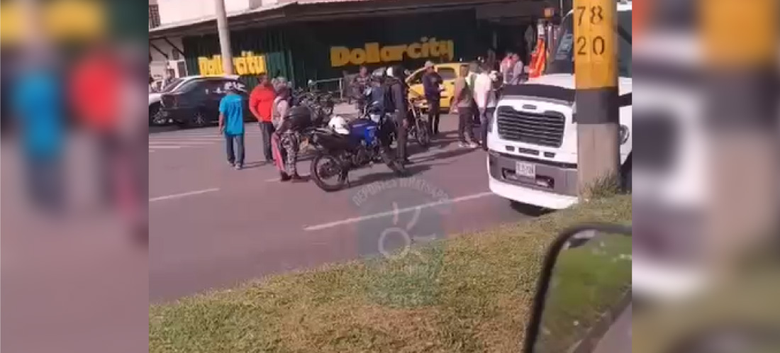 Peatón falleció en la autopista Medellín-Bogotá tras ser arrollado por un vehículo de carga