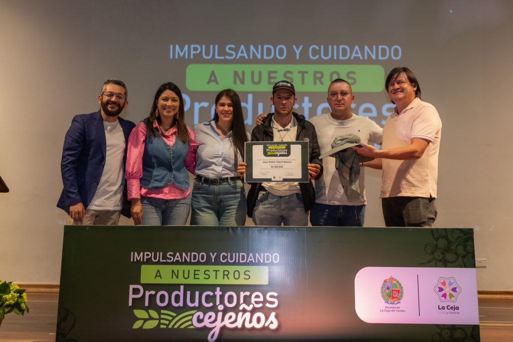 ENTREGA DE MAQUINARIA 12