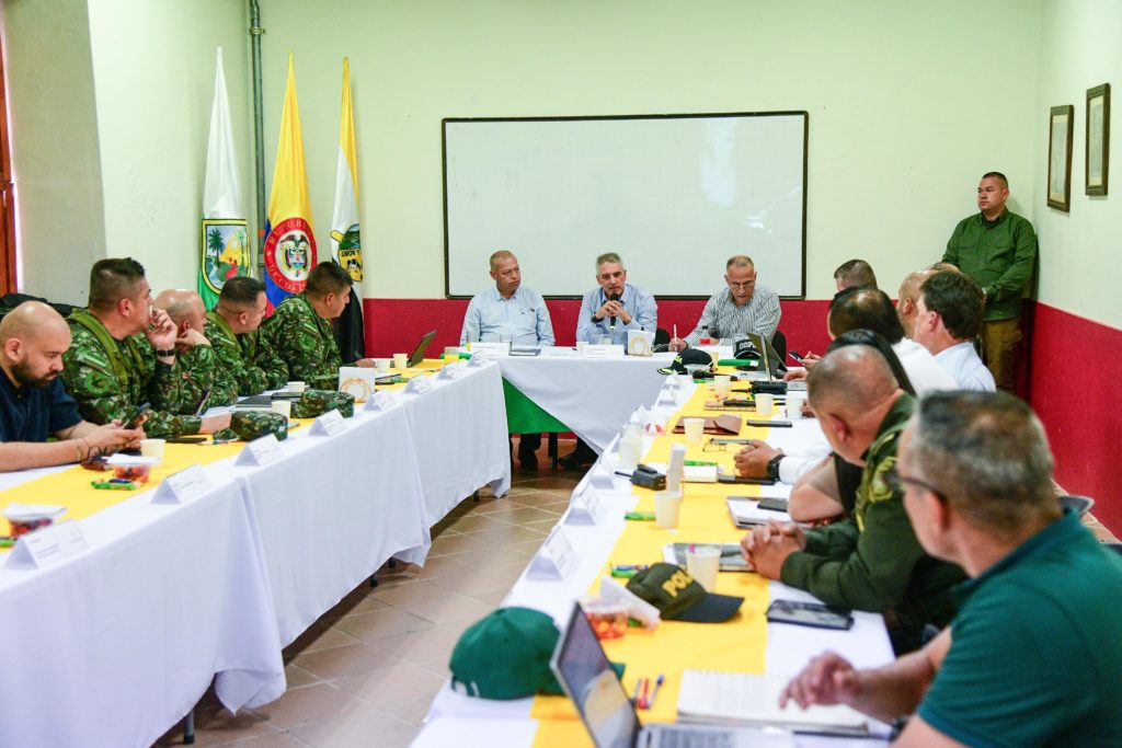 Gobernador de Antioquia ofrece $100 millones por alias Lobo y Pimpón, nuevos cabecillas del frente 36