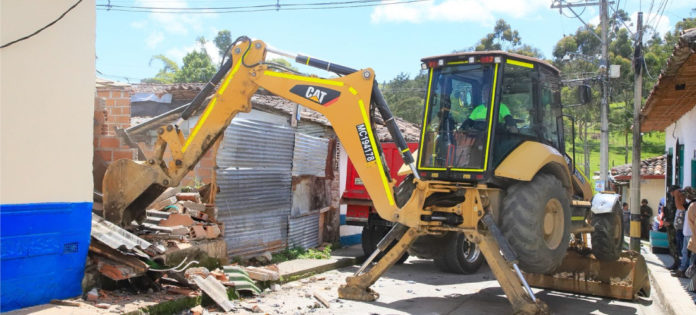 WEB-Gobernación-derribó-tres-inmuebles-identificados-como-foco-de-inseguridad-en-Abejorral