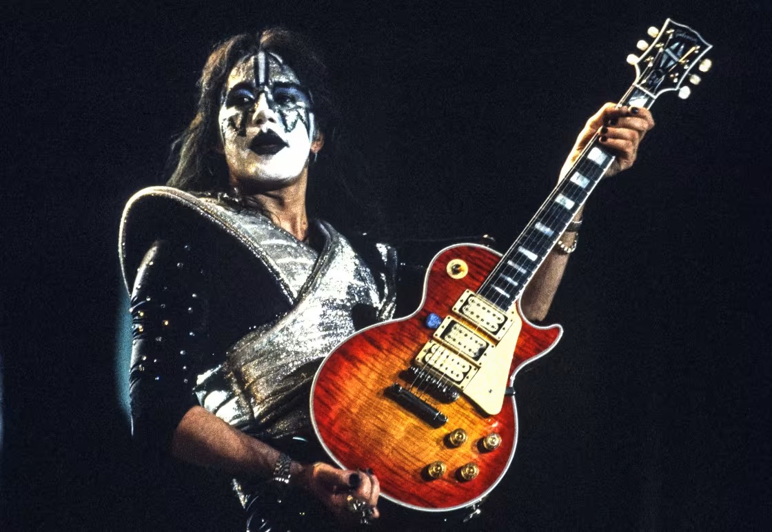 Fanáticos de Kiss impulsan una campaña para que la NASA nombre astronauta honorario a Ace Frehley