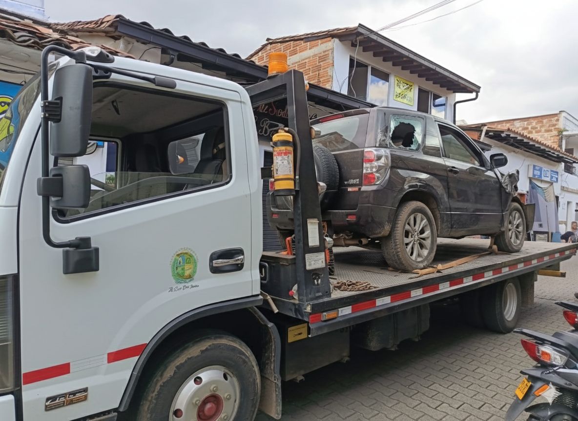 Vehículo se salió de control y chocó contra un local comercial en La Ceja