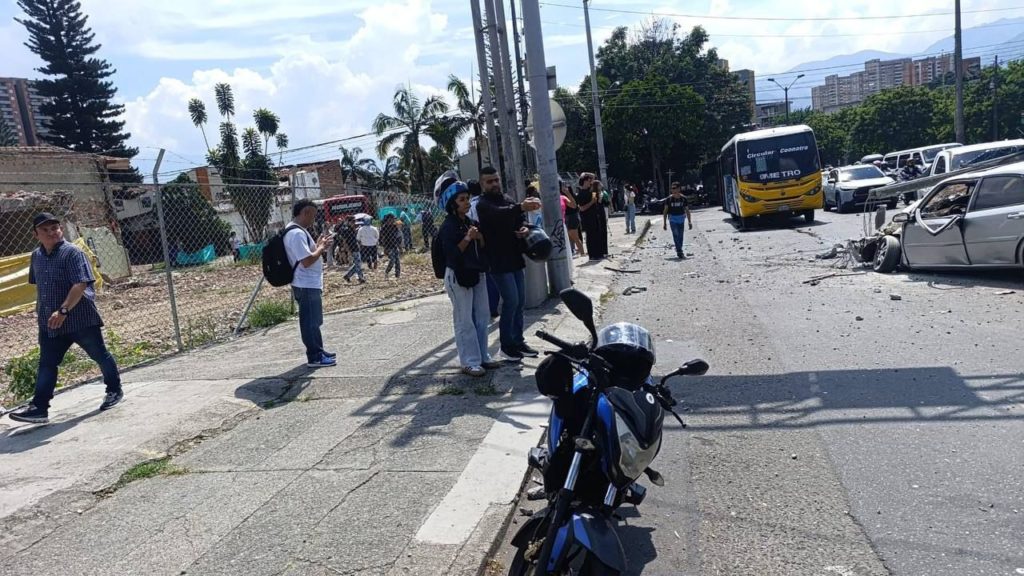 b0bfdc0a 9897 4f4b aeb6 2b3f92fd3a25