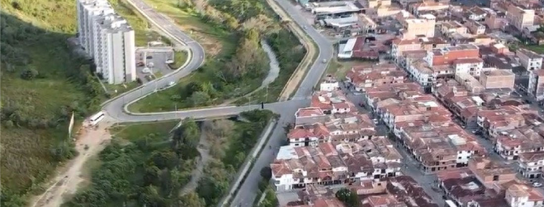 El Carmen de Viboral ilumina 2,2 kilómetros de la Calle Circunvalar y avanza en obras de movilidad