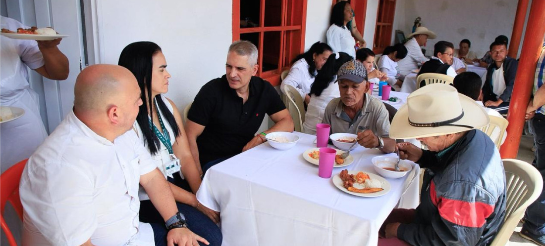 Gobernador de Antioquia lideró consejo de seguridad, demolió tres casas del delito y anunció inversiones viales en Abejorral