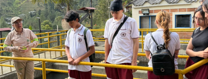 web-Jóvenes-de-Guarne-se-comprometen-con-el-medio-ambiente,-con-sembratón-y-recorrido-en-la-PTAP