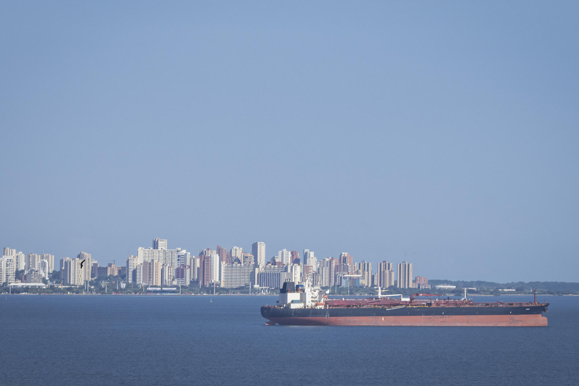 China acusa a Estados Unidos de “violar el derecho internacional” por la incautación de petroleros