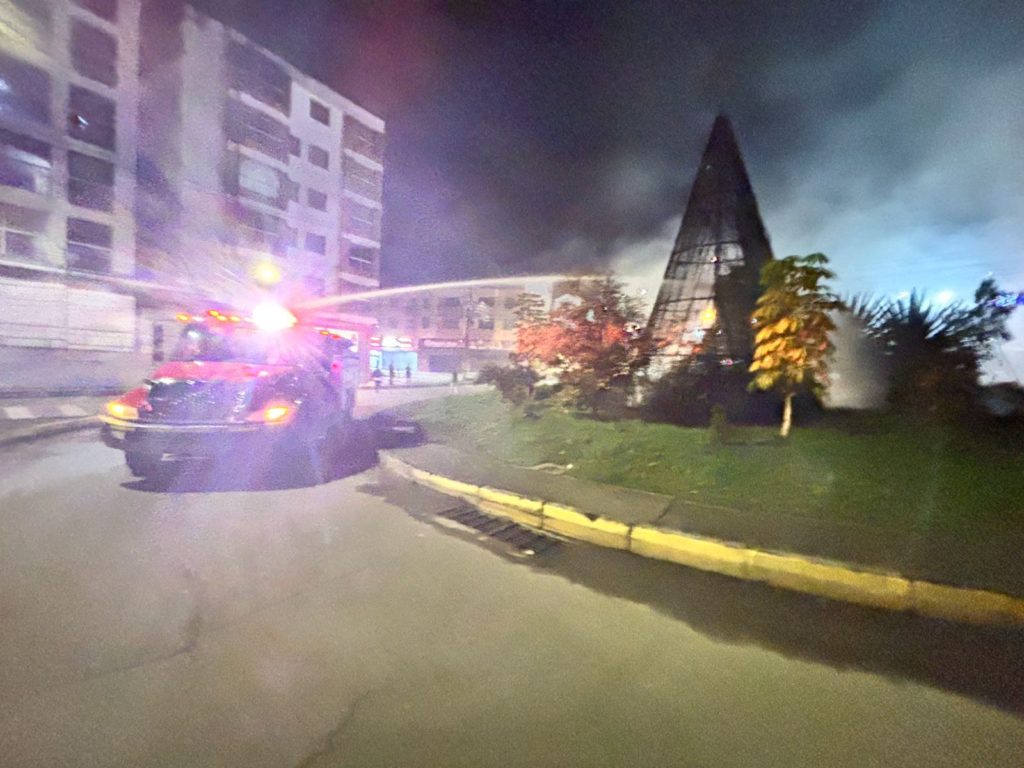 3e9373f6 8184 49de 94fe e0ac428df9cf