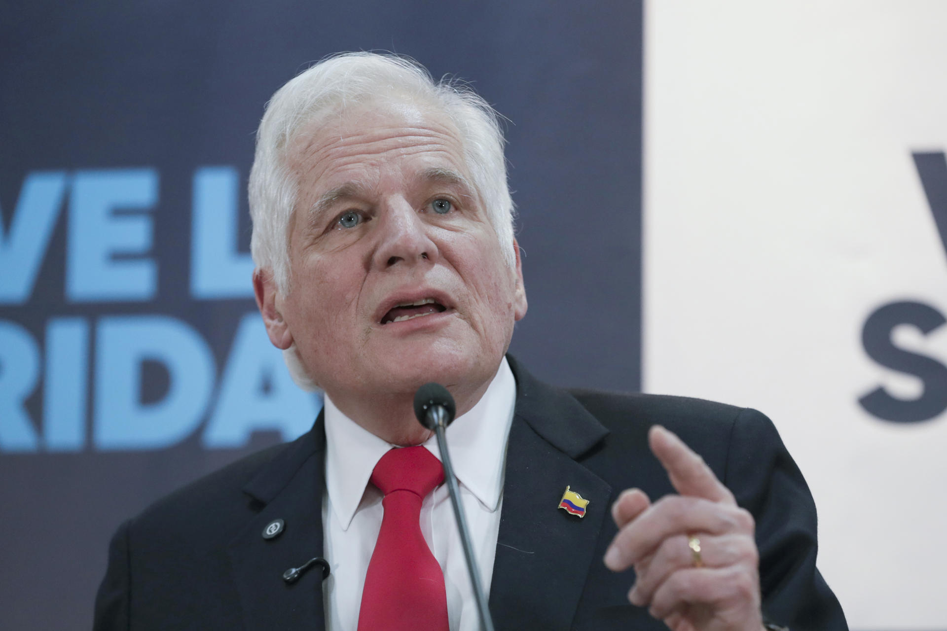 Miguel Uribe Londoño confirmó su salida de la carrera presidencial y se aparta del Centro Democrático