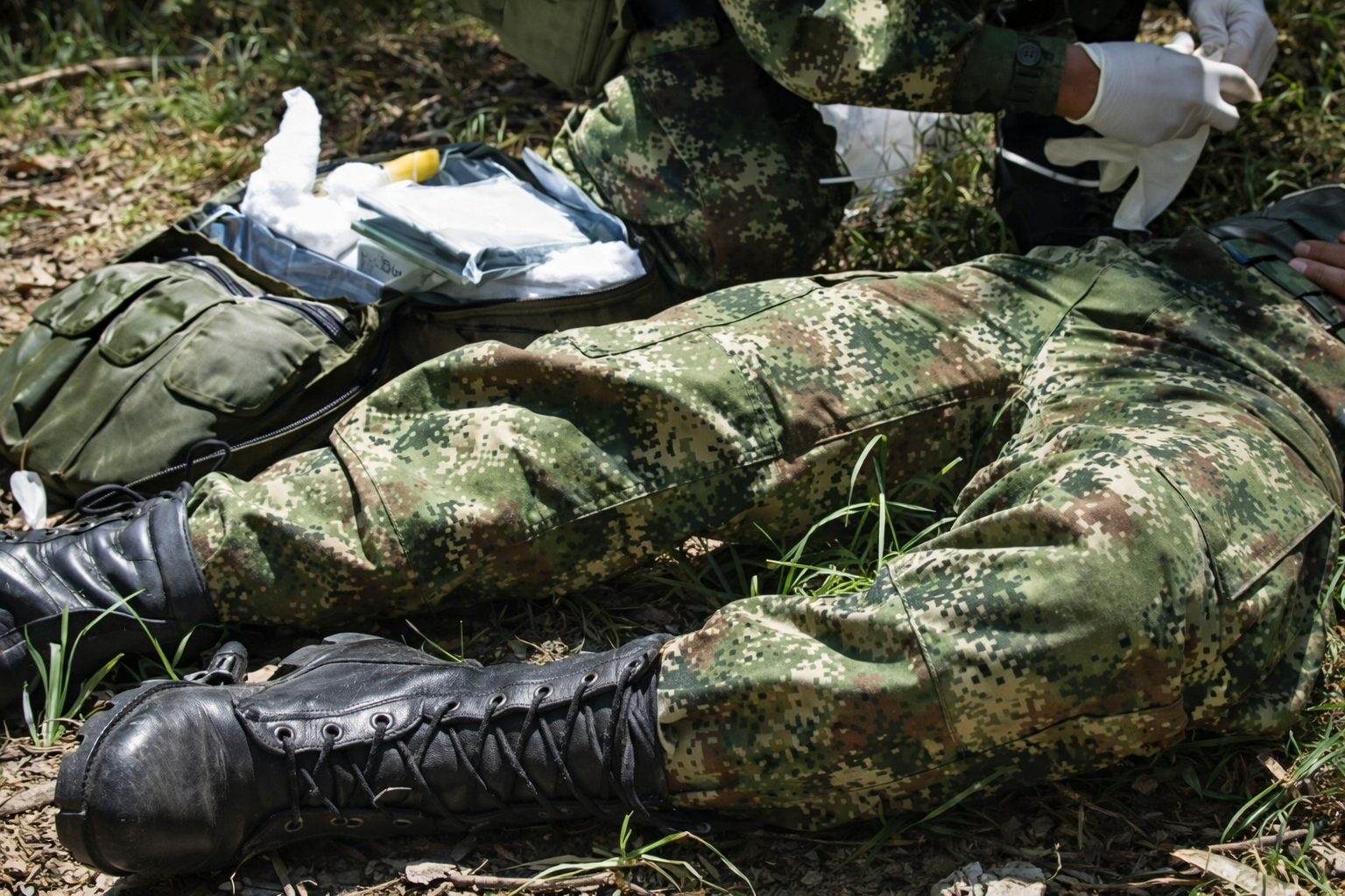 Falla en pieza de artillería dejó un soldado muerto y dos heridos en Antioquia; Fuerza Aeroespacial apoyó traslado a Rionegro