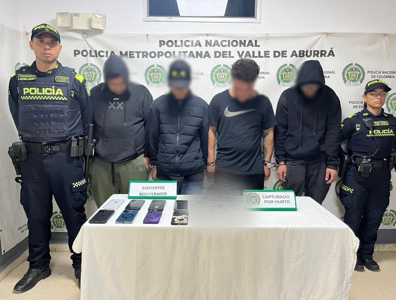 Cuatro capturados y ocho celulares recuperados en golpe contra el hurto en Laureles