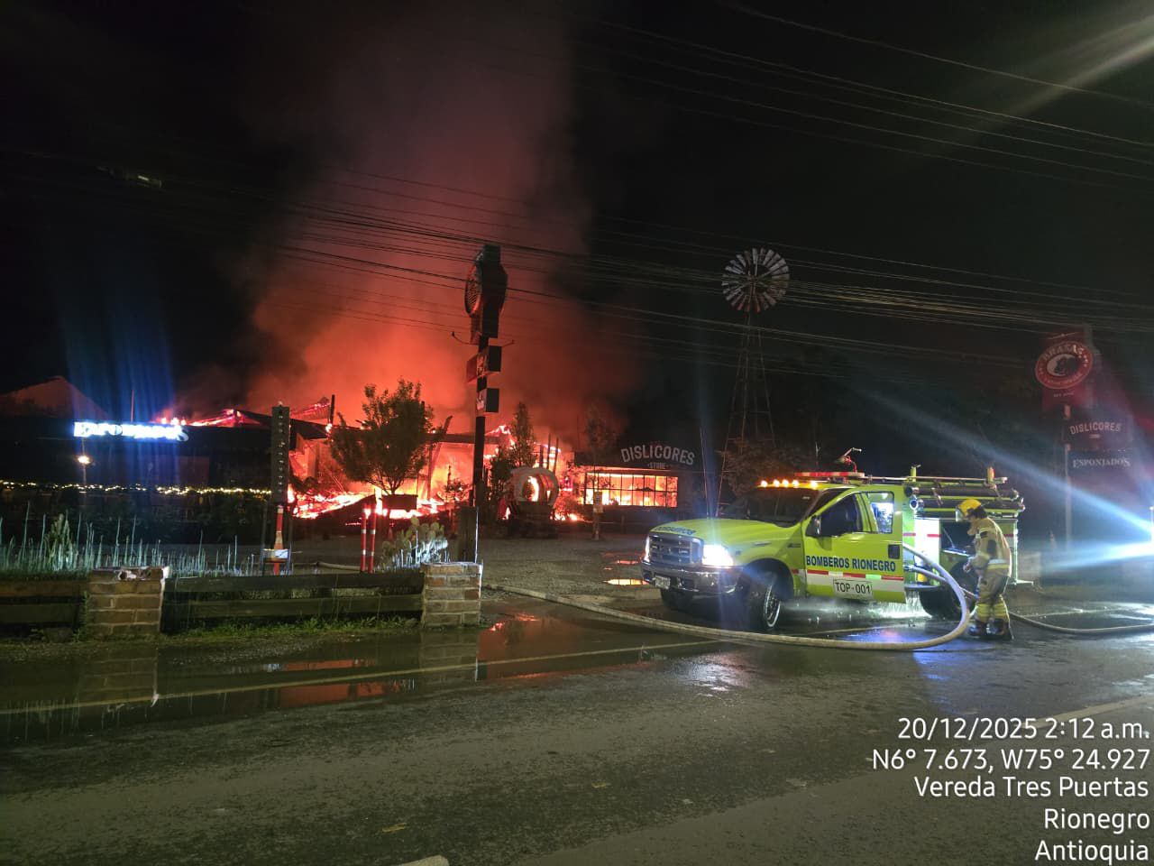 Incendio causa daños estructurales en restaurante de Llanogrande; emergencia fue controlada por Bomberos