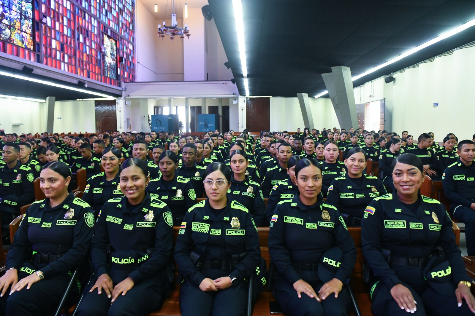 Más de 600 nuevos patrulleros se incorporan al servicio policial en el Valle de Aburrá