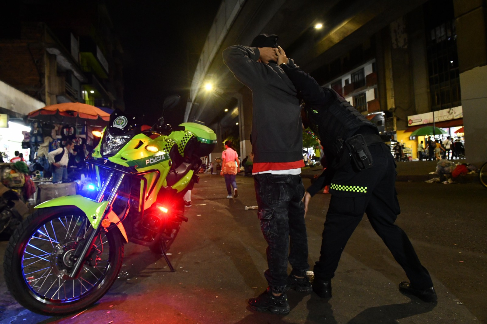 Autoridades se tomaron la peligrosa zona de los bajos del Metro, en el centro de Medellín. ¿Qué encontraron?