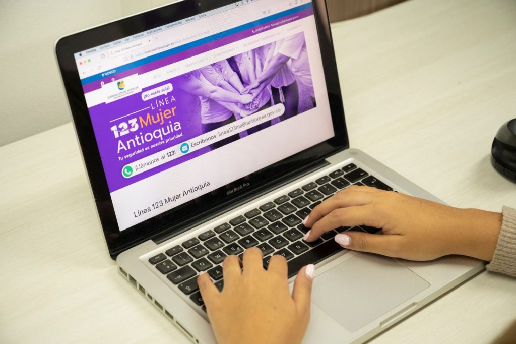 ca6b1760 64c4 49cb 9786 c4d7b3323f3d