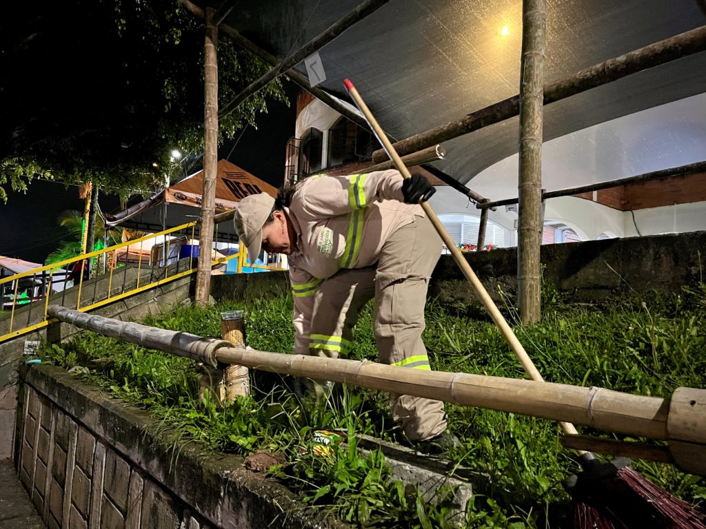 f8f1a7dc 0469 434b b833 5a31b9032505