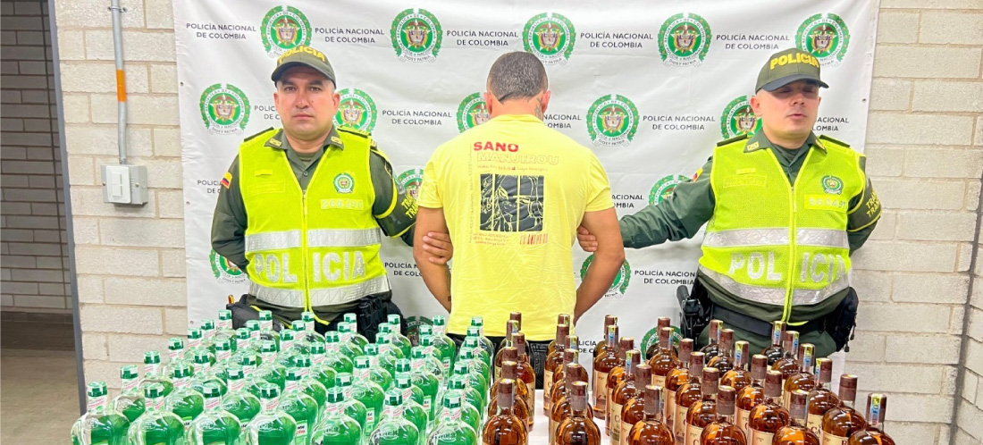 En Santo Domingo capturaron un hombre que transportaba 120 botellas de licor adulterado desde Medellín a Segovia