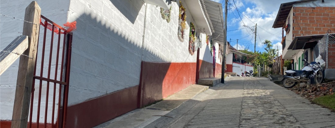 Abejorral interviene los barrios San Vicente y Los Llanos con obras de mejoramiento urbano